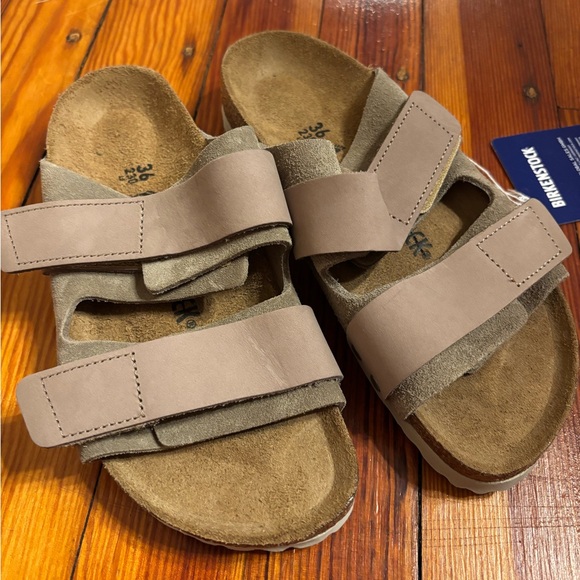 birkenstock sandals never worn - Picture 1 of 3